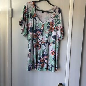 Torrid White Cream Flutter Sleeve Blouse